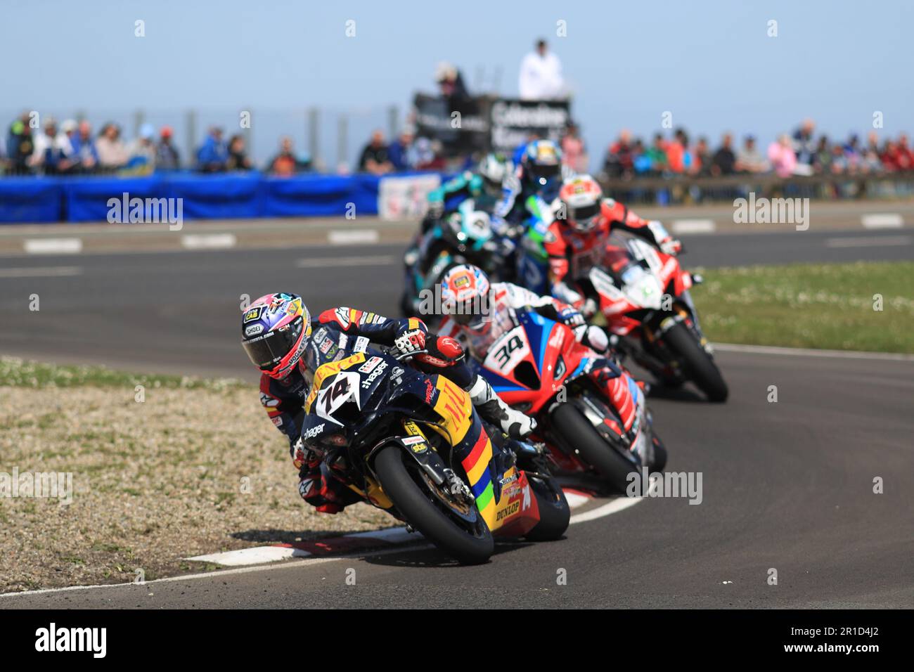 13. Mai 2023: FonaCAB Nicholl OilsNorth West 200, Portrush, Antrim, Nordirland: Nordwesten 200 Renntag 2023: Davey Todd (Honda – Milenco von Padgett's Motorcycles) in Aktion während des Superbike-Rennens Stockfoto