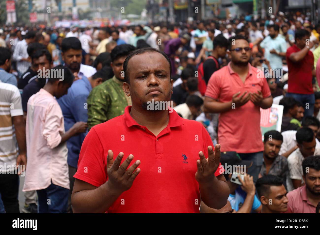 Dhaka, Dhaka, Bangladesch. 13. Mai 2023. Die Bangladesche Nationalistische Partei (BNP) protestierte vor der BNP-Zentrale in Nayapaltan und verlangte 10 Punkte, darunter die Freilassung ihres Vorsitzenden Begum Khaleda Zia, falsche Fälle und willkürliche Verhaftung. Tausende von Unterstützern, darunter hochrangige Parteivorsitzende, nahmen daran Teil. (Kreditbild: © Syed Mahabubul Kader/ZUMA Press Wire) NUR REDAKTIONELLE VERWENDUNG! Nicht für den kommerziellen GEBRAUCH! Kredit: ZUMA Press, Inc./Alamy Live News Stockfoto