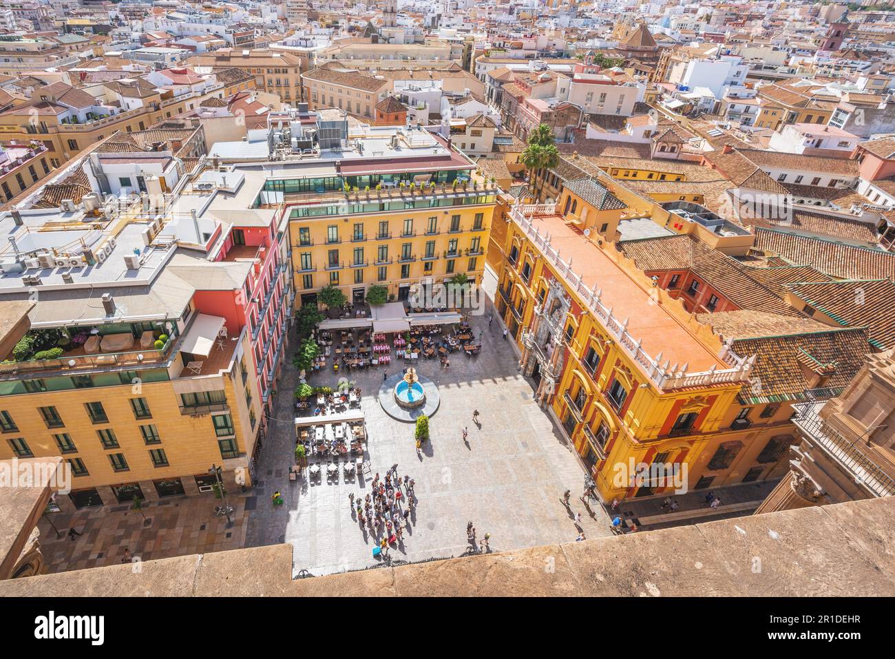 Blick aus der Vogelperspektive auf Plaza del Obispo (Bischofsplatz) und Bischofspalast (Bischofspalast) - Malaga, Andalusien, Spanien Stockfoto