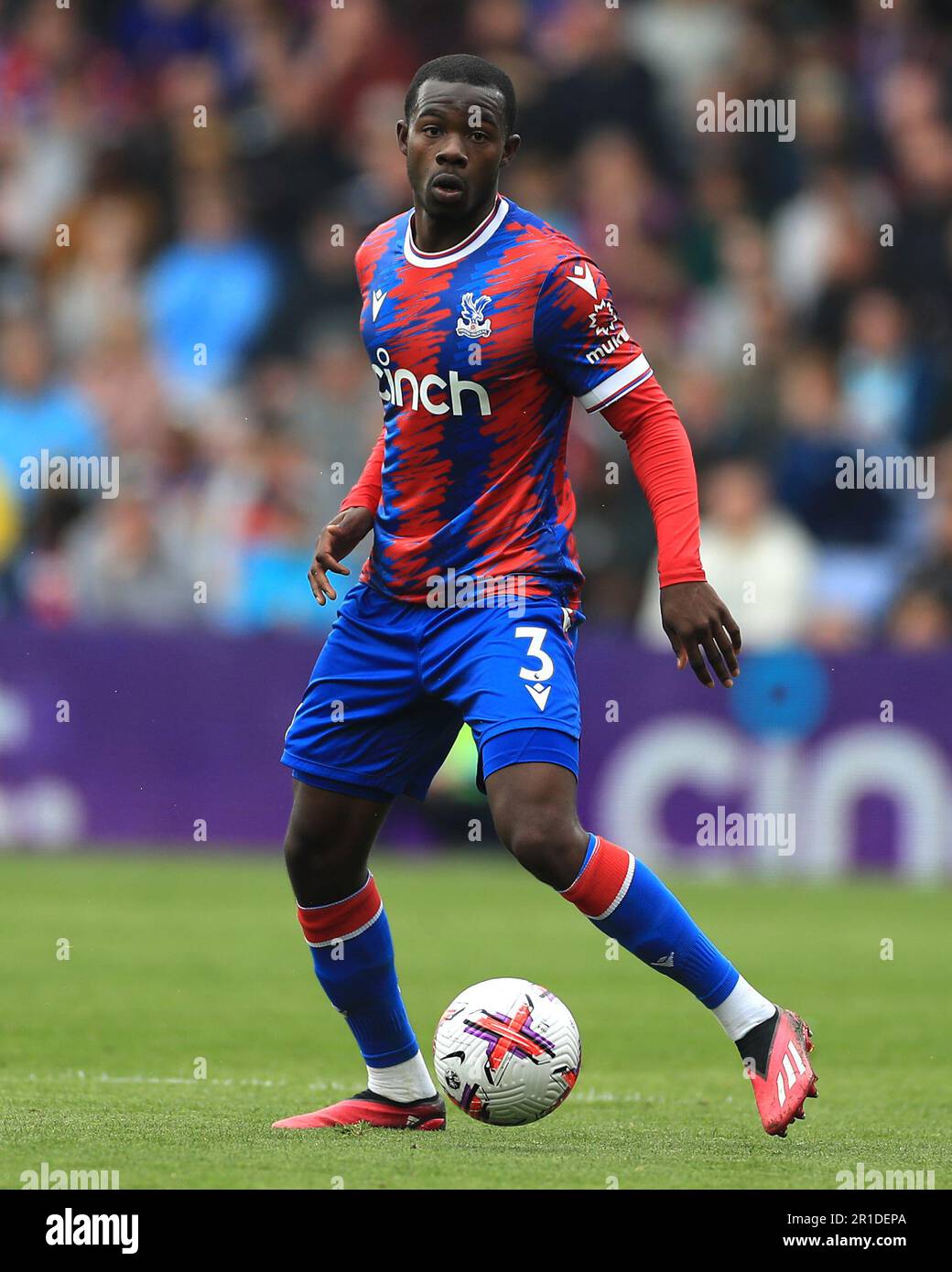 Tyrick Mitchell von Crystal Palace in Aktion während des Premier League-Spiels im Selhurst Park, London. Foto: Samstag, 13. Mai 2023. Stockfoto