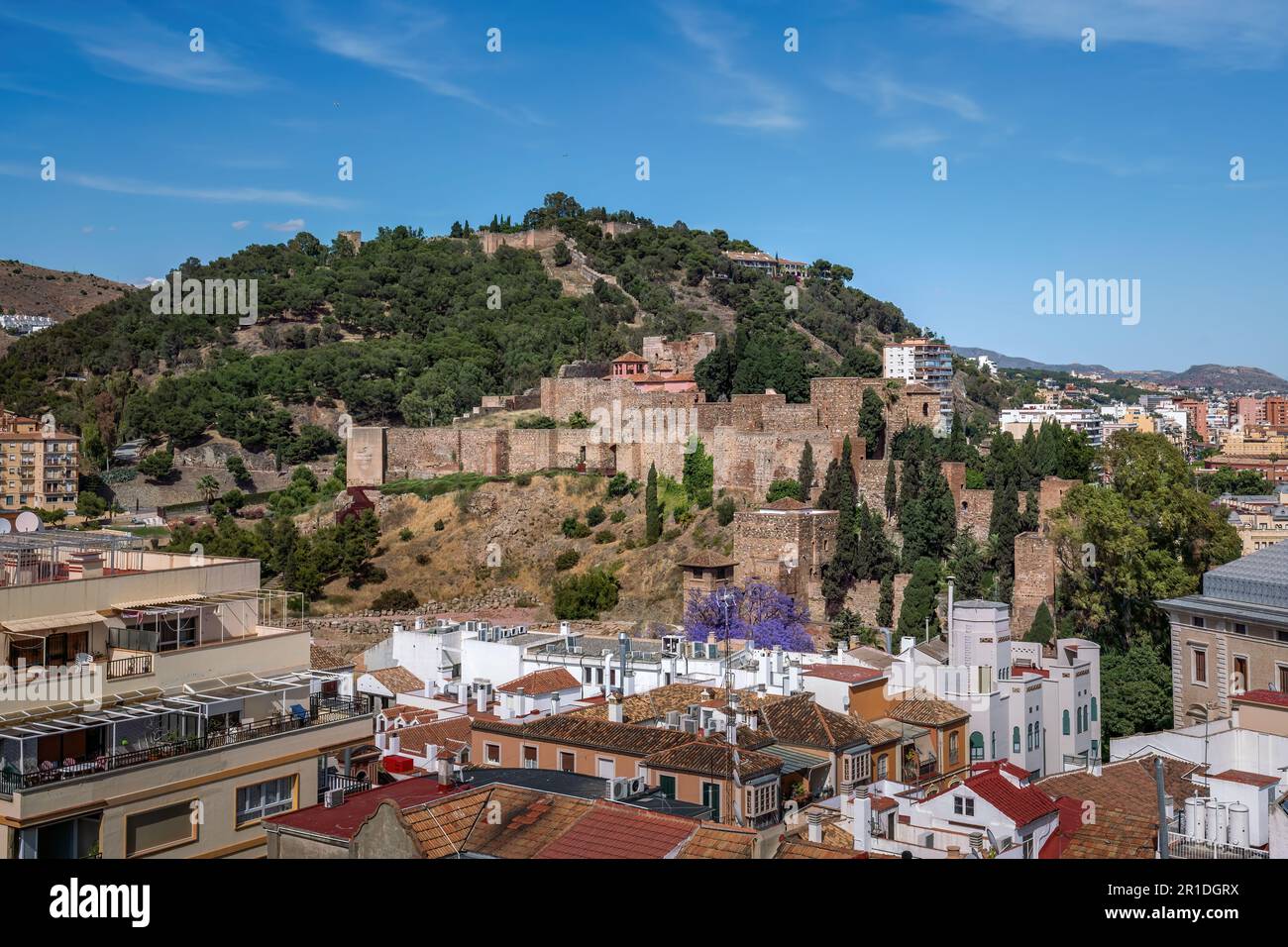 Luftaufnahme von Malaga mit Festung Alcazaba und Burg Gibralfaro - Malaga, Andalusien, Spanien Stockfoto