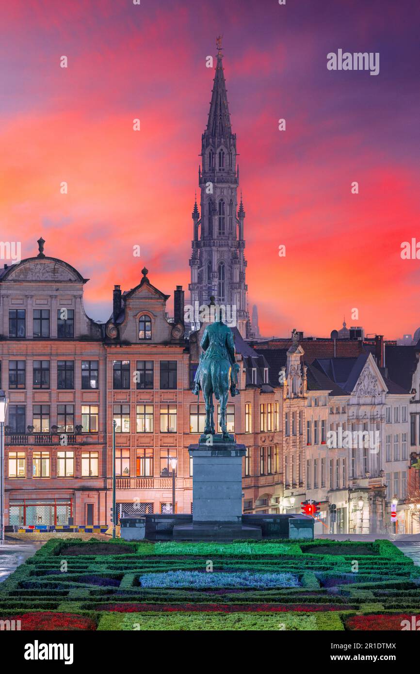 Brüssel, Belgien Stadtbild vom Mont des Arts in der Dämmerung. Stockfoto