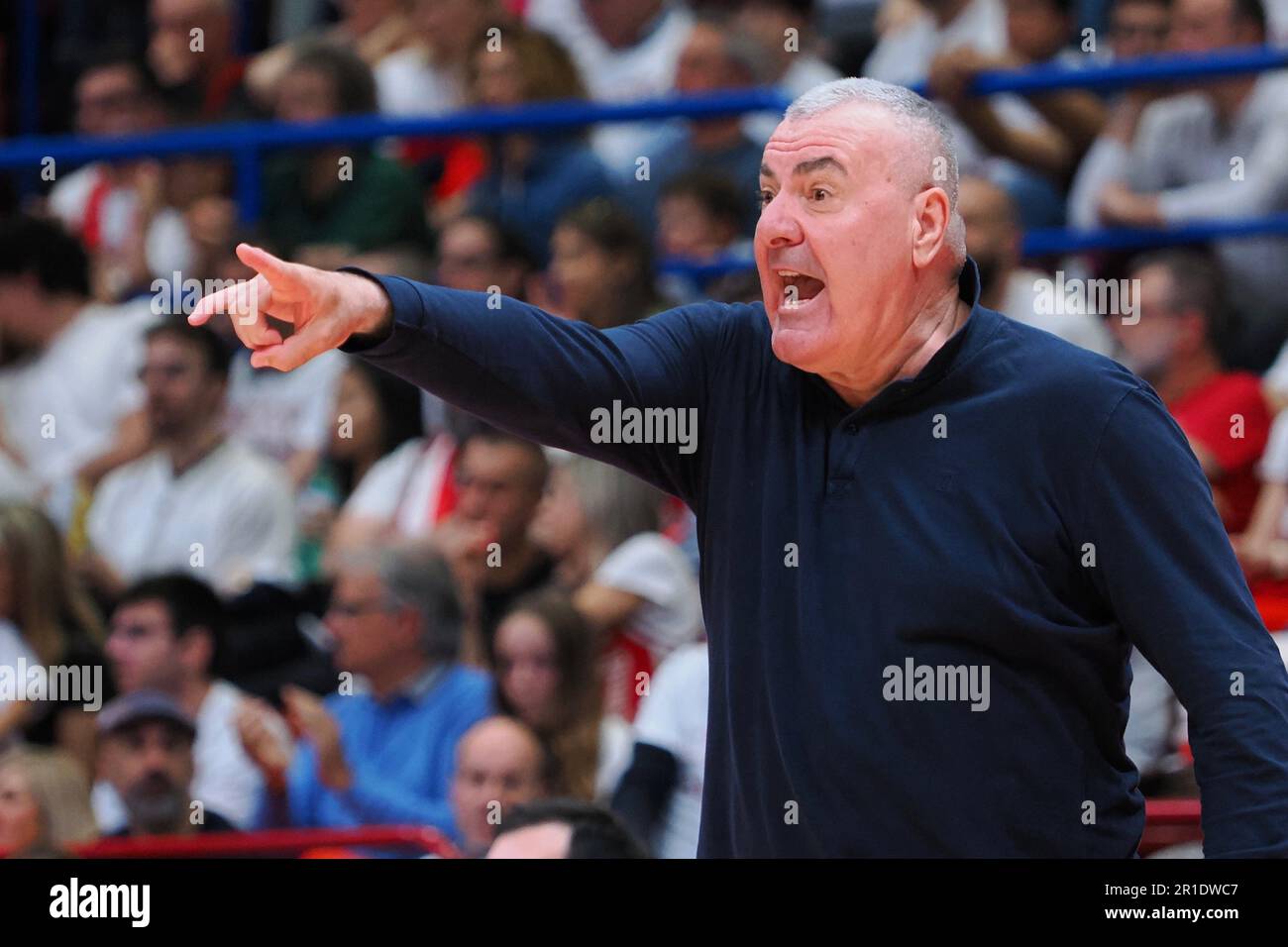 Mediolanum Forum, Assago (MI), Italien, 13. Mai 2023, Jasmin Repesa, Cheftrainer Carpegna Prosciutto Pesaro während Playoff - EA7 Emporio Armani Milano vs Carpegna Prosciutto Pesaro - Italienische Basketball Serie A Championship Credit: Live Media Publishing Group/Alamy Live News Stockfoto