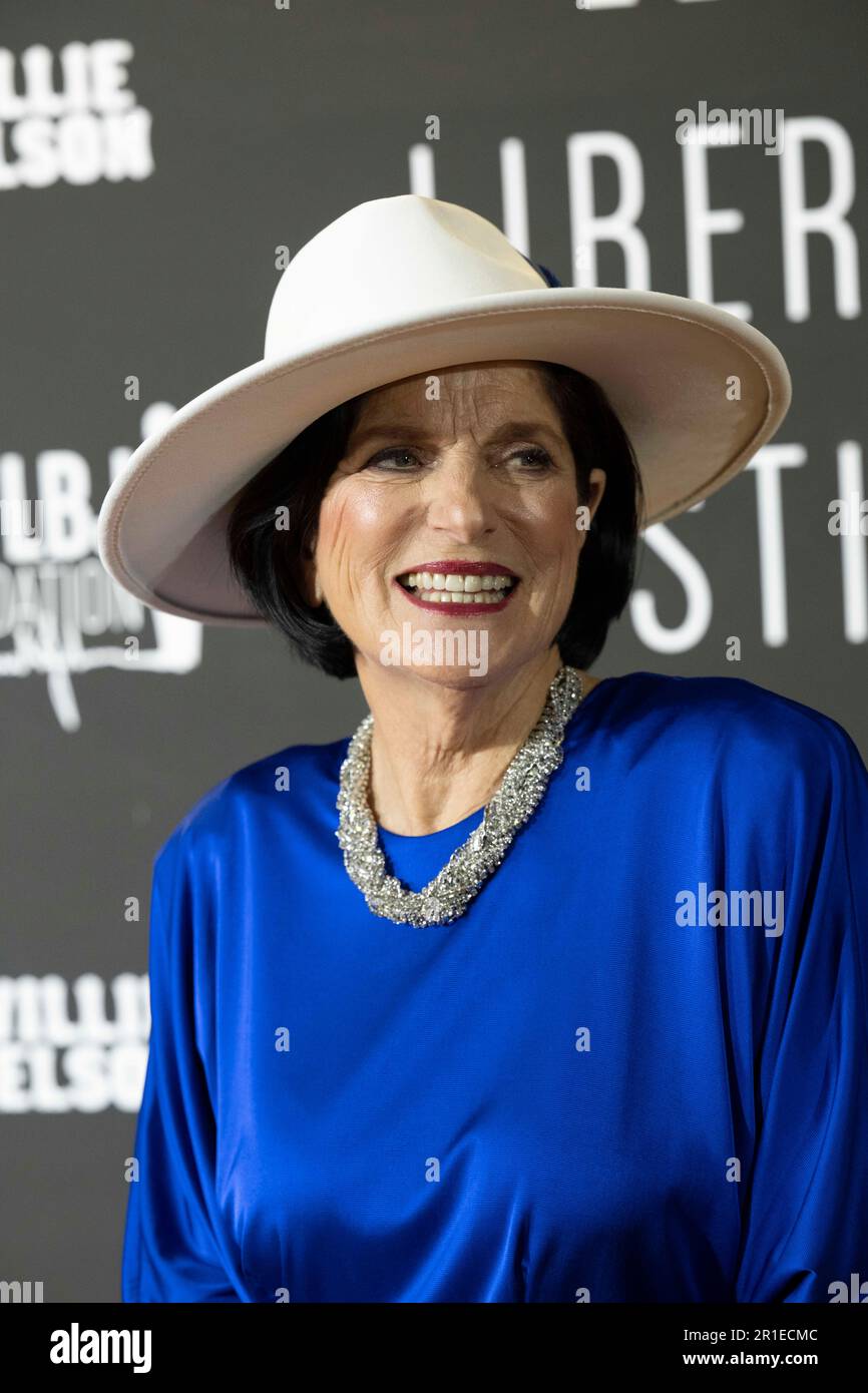 LUCI BAINES JOHNSON, Tochter des ehemaligen Präsidenten, posiert am 12. Mai 2023 beim LBJ Liberty Justice for All Award der Lyndon Baines Johnson Library auf dem roten Teppich. Der Preis 2023 wurde dem Sänger Willie Nelson (nicht gezeigt) anlässlich seines 90. Geburtstages verliehen. Stockfoto