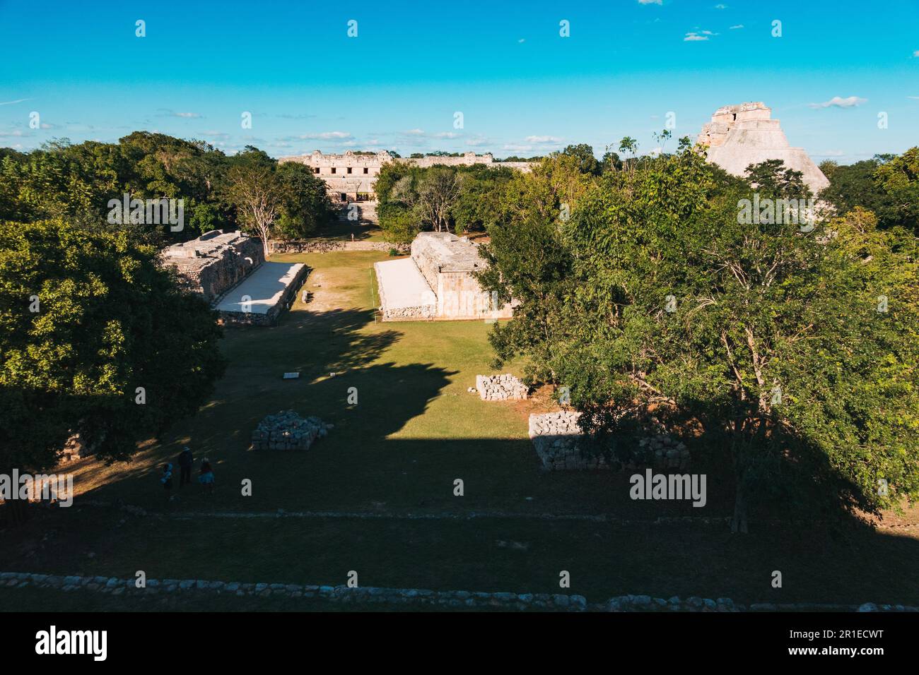 Ein Blick über die Ruinen von Uxmal, einer alten Maya-Stadt auf der Halbinsel Yucatan, Mexiko Stockfoto