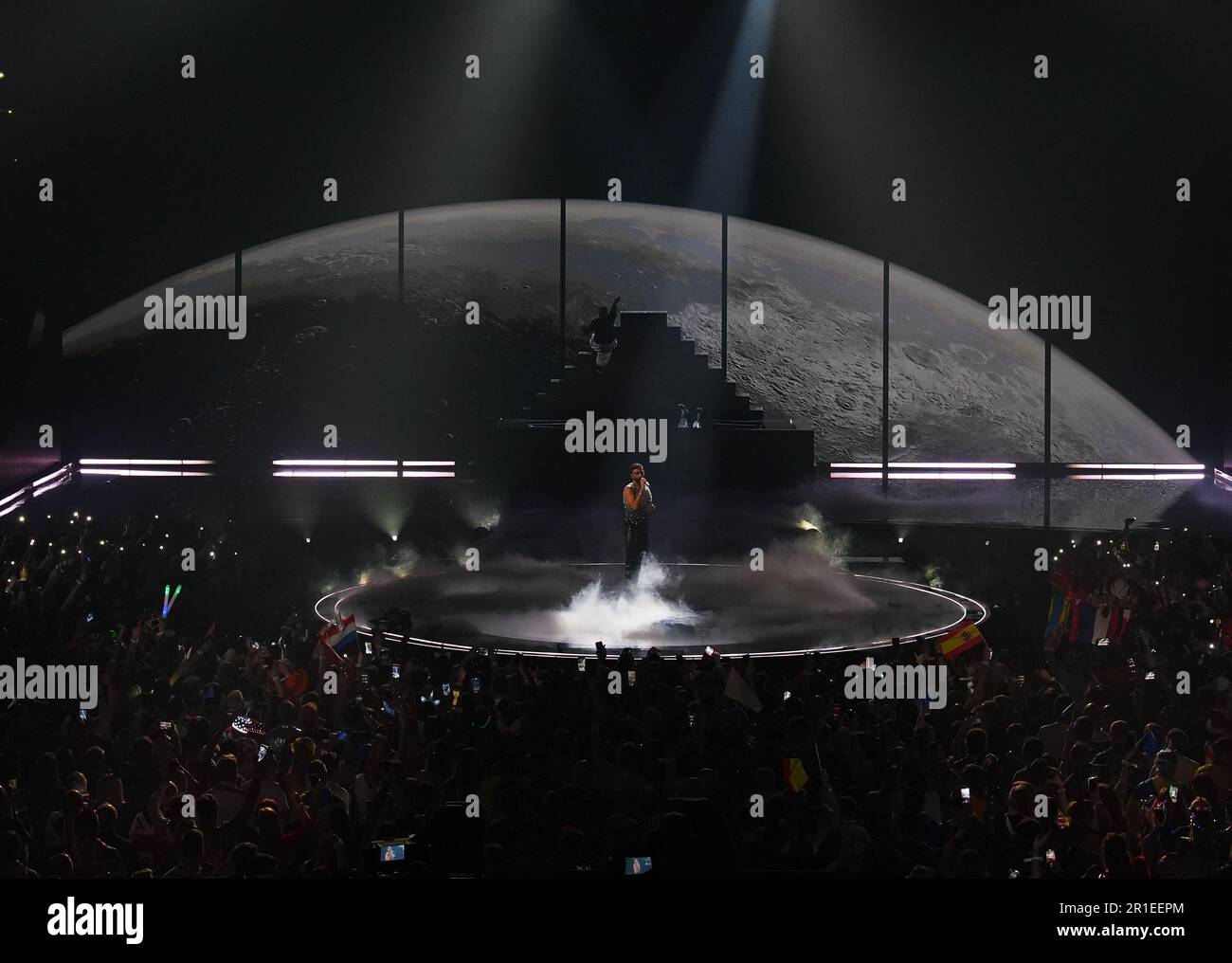 Italien nimmt Marco Mengoni beim Grand Finale des Eurovision Song Contest in der M&S Bank Arena in Liverpool an. Foto: Samstag, 13. Mai 2023. Stockfoto