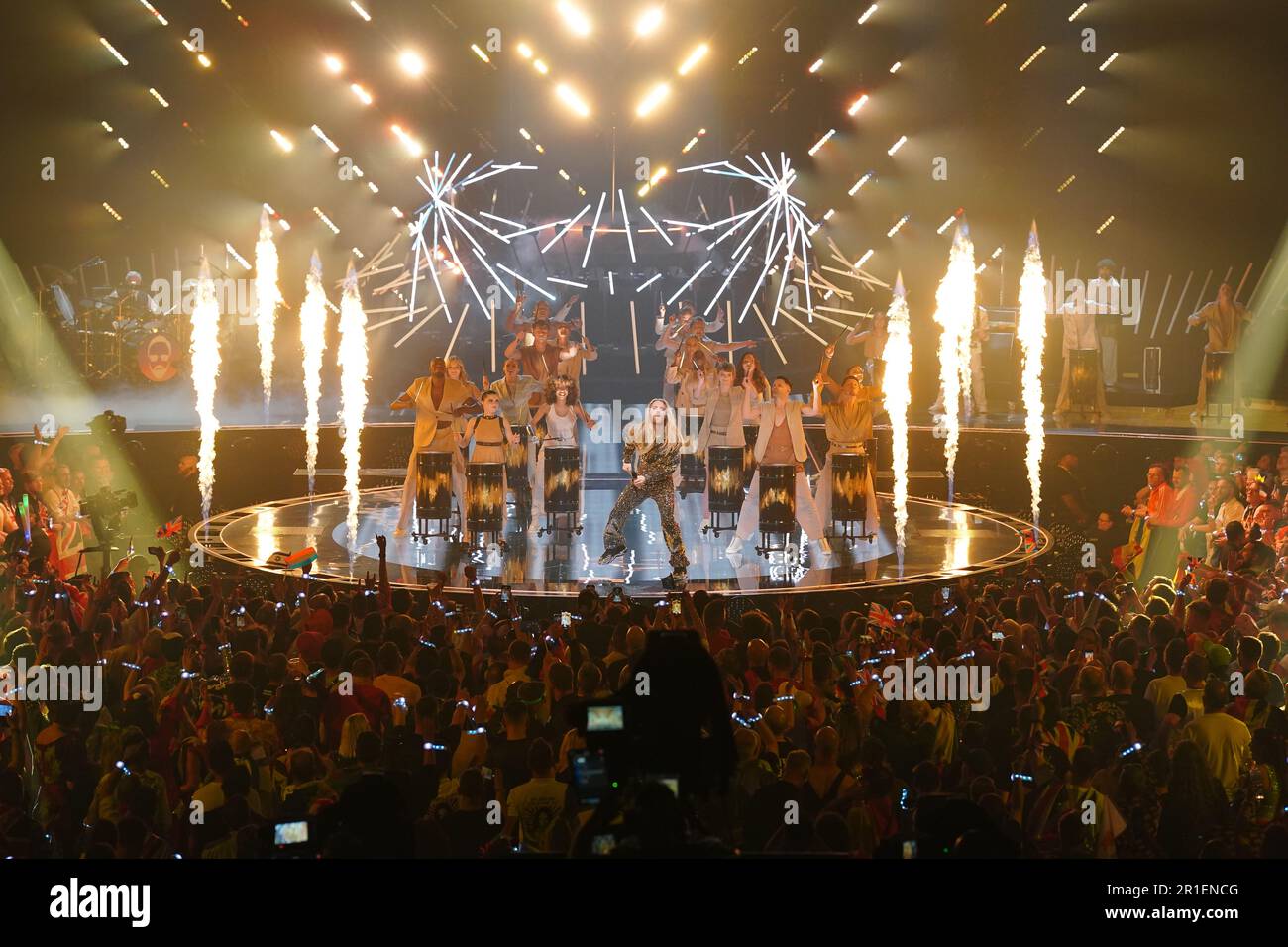 2022 der britische Teilnehmer Sam Ryder tritt während der Pause beim Grand Finale des Eurovision Song Contest in der M&S Bank Arena in Liverpool auf. Foto: Samstag, 13. Mai 2023. Stockfoto