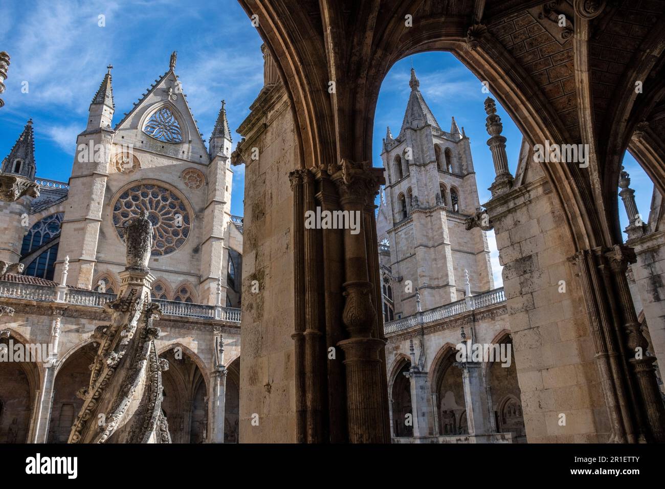 Türme der Kathedrale von Leon aus dem Kloster, Leon, Spanien Stockfoto