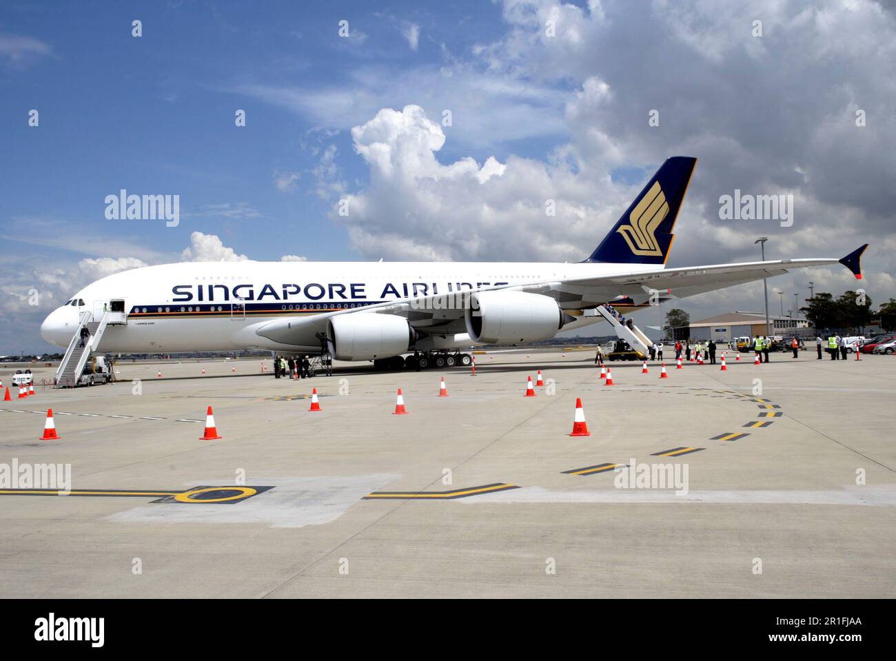 Das Flugzeug Singapore Airlines A380 am Flughafen Sydney (Kingsford Smith). Sydney, Australien. 26.10.07. Stockfoto