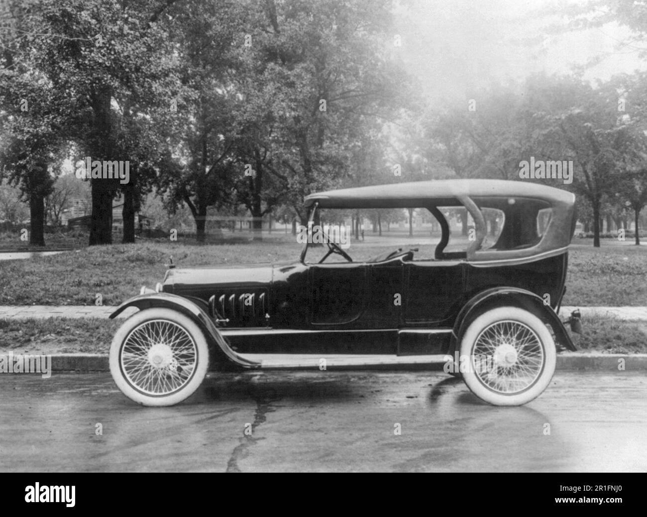 Archivfoto: Unvergleichliches Automobil ca. 1921 Stockfoto