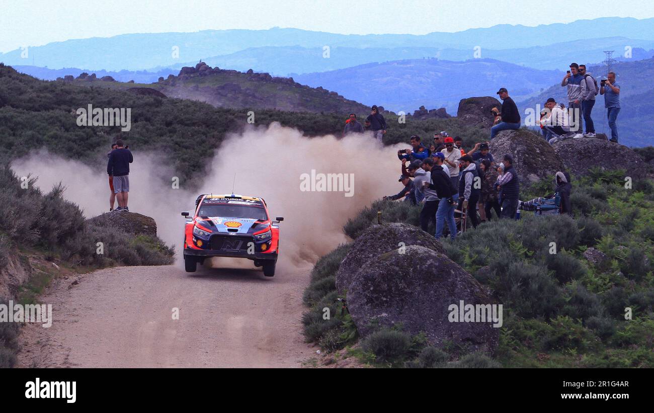 Esapekka Lappi (Fin) Janne Ferm (Fin) vom Hyundai Shell Mobis World Rally Team, Hyundaii20 N Rally1 Hybrid, 13. Mai 2023 in Vieira do Minho, Portugal. Stockfoto