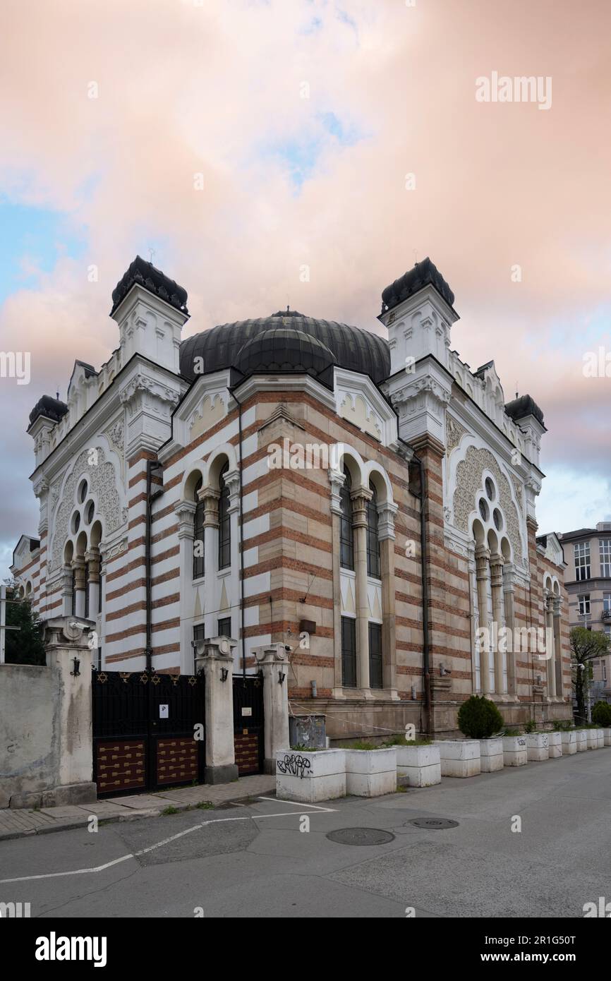 Sofia, Bulgarien. Mai 2023. Außenansicht der Synagoge von Sofia im Stadtzentrum Stockfoto