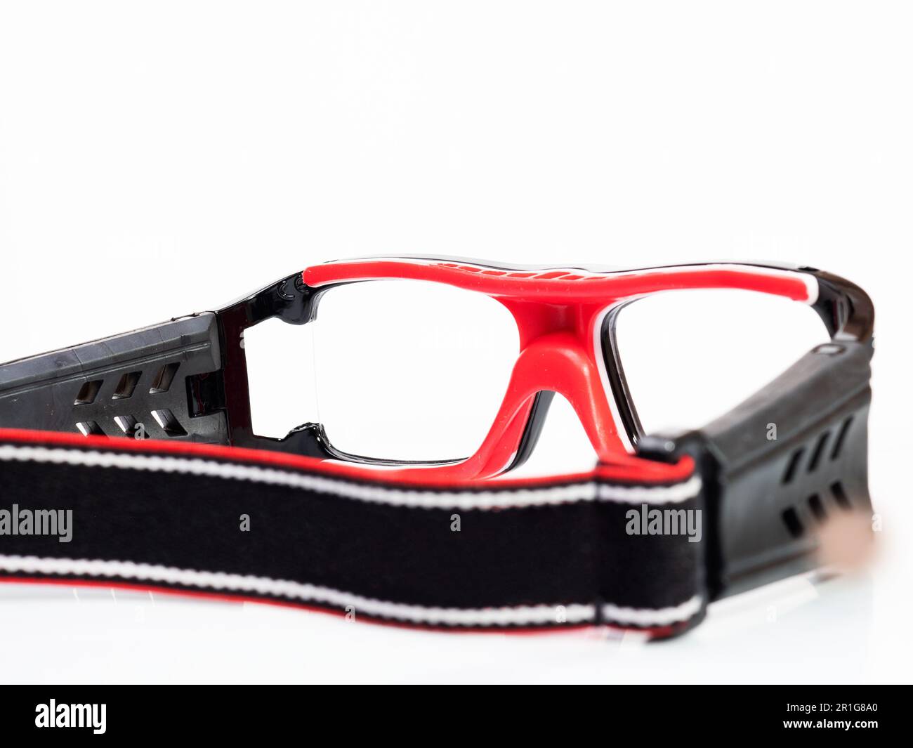 Bild der Rückseite einer schwarzen Sportsonnenbrille Stockfoto