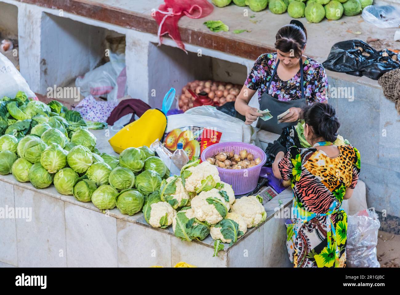 SAMARKAND, Usbekistan - 10. MAI 2019: siab Basar im Zentrum von Samarkand, Usbekistan Stockfoto
