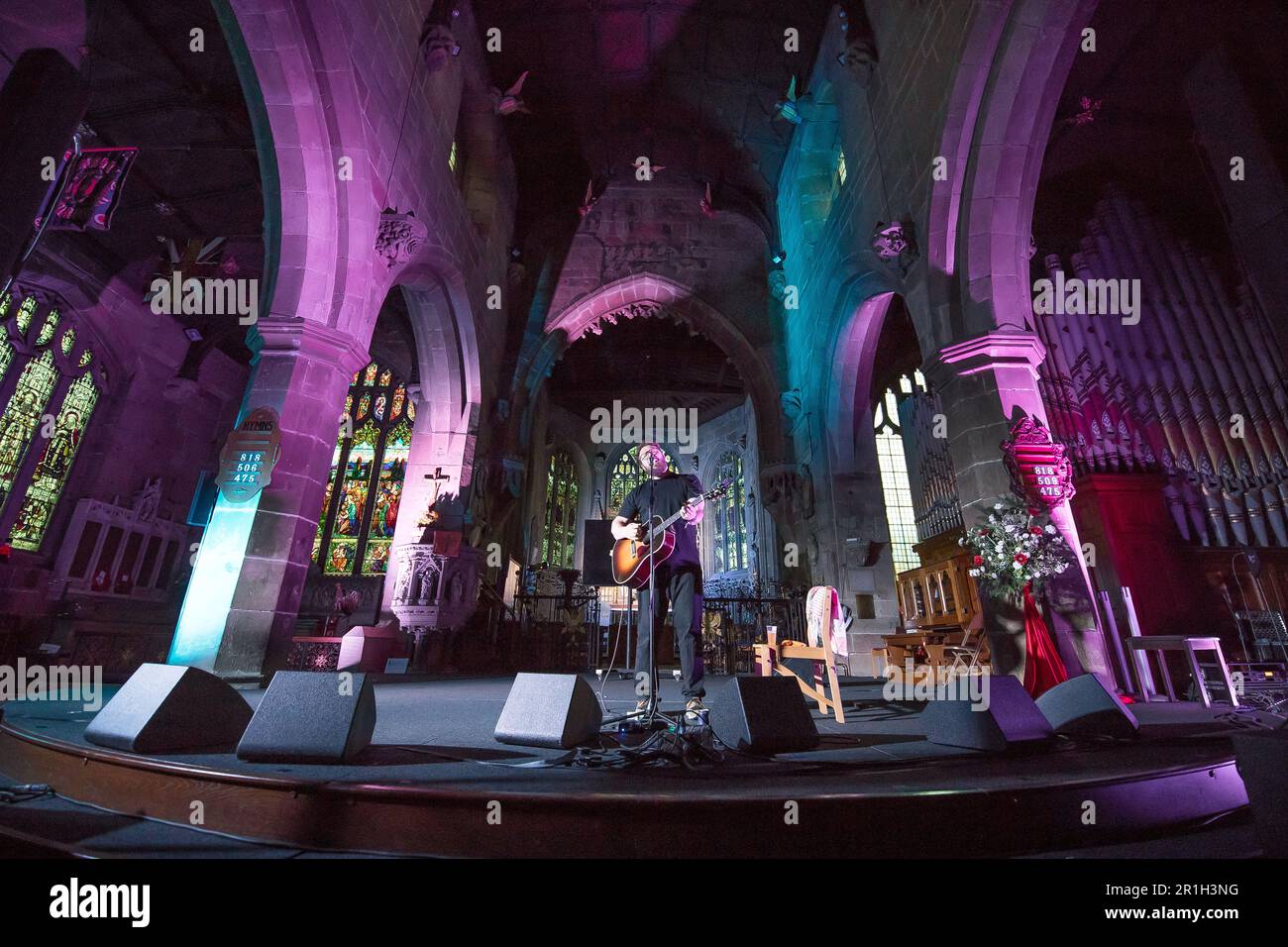 Ben Ottewell tritt am 6. Mai 2023 beim Focus Wales Festival 2023 in Wrexham auf. Stockfoto