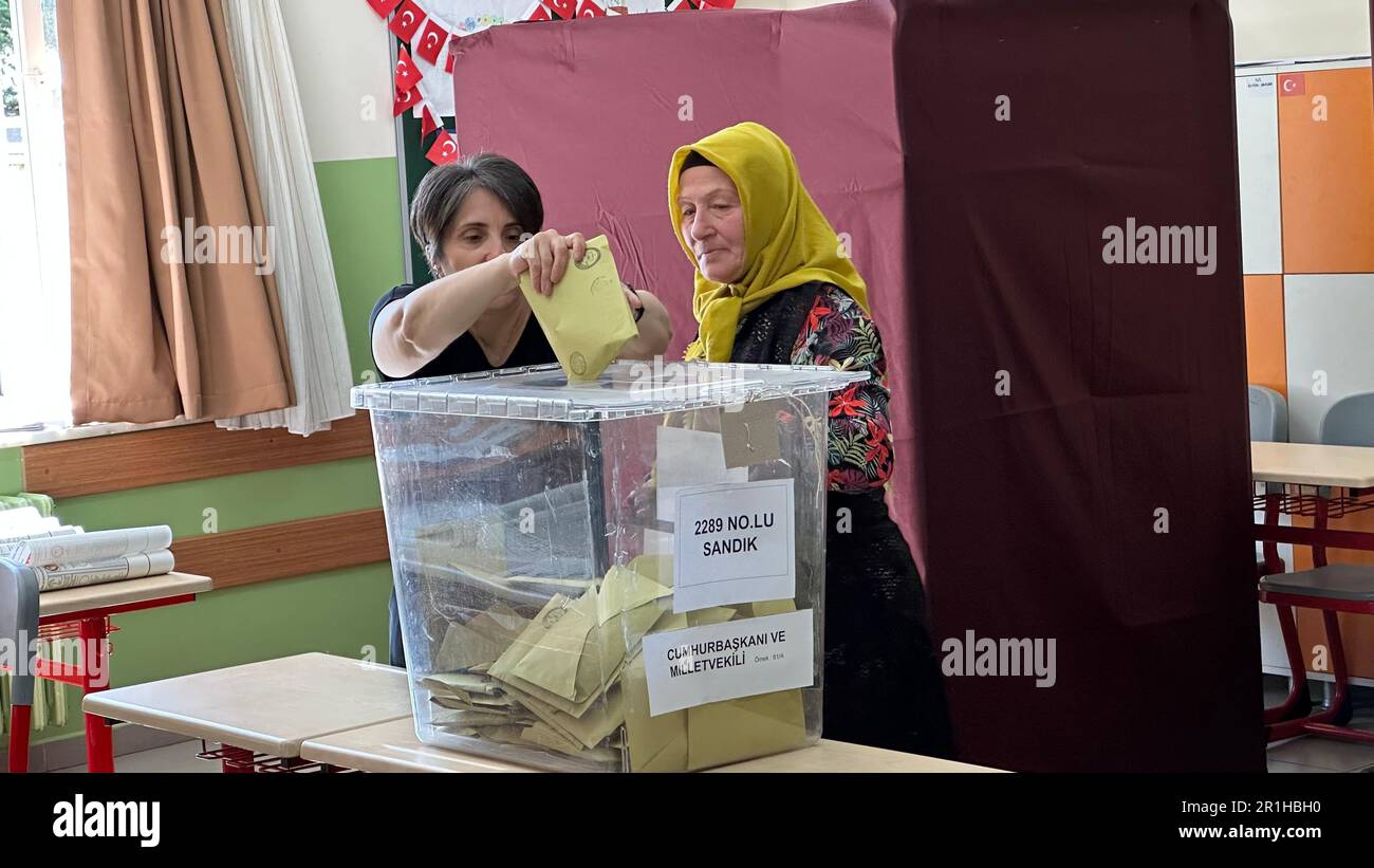 Die Präsidentschafts- und Parlamentswahlen in Instanbul, Türkei, am 14. Mai 2023 abgebildet. (CTK Photo/Pavel Nemecek) Stockfoto