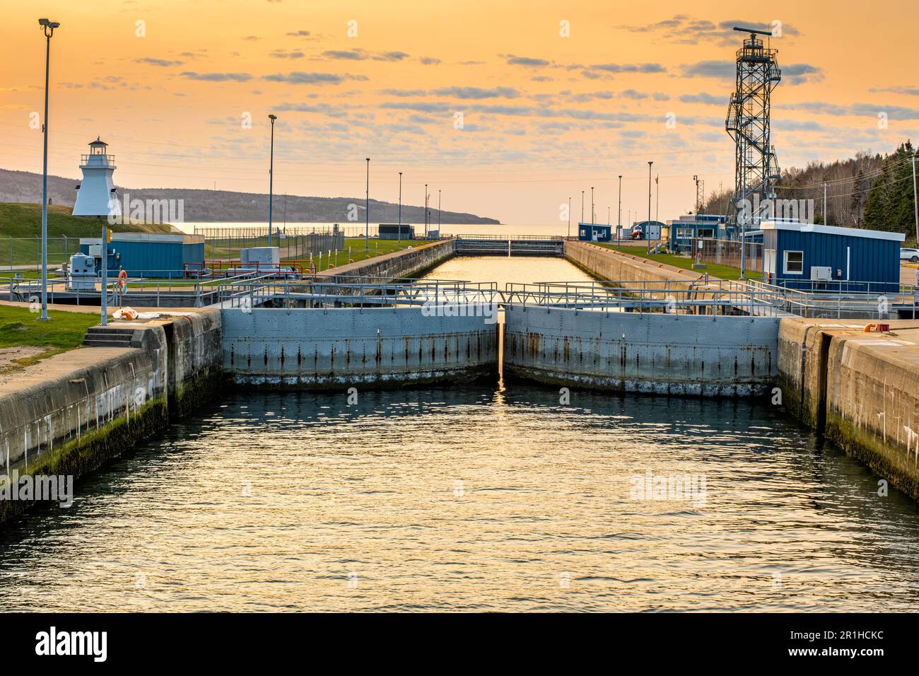 Der Canso Canal ist ein recht kurzer Kanal und ermöglicht den Seeverkehr von St. Georges Bay auf der Northumberland Strait zur Chedabucto Bay auf dem Atlanti Stockfoto