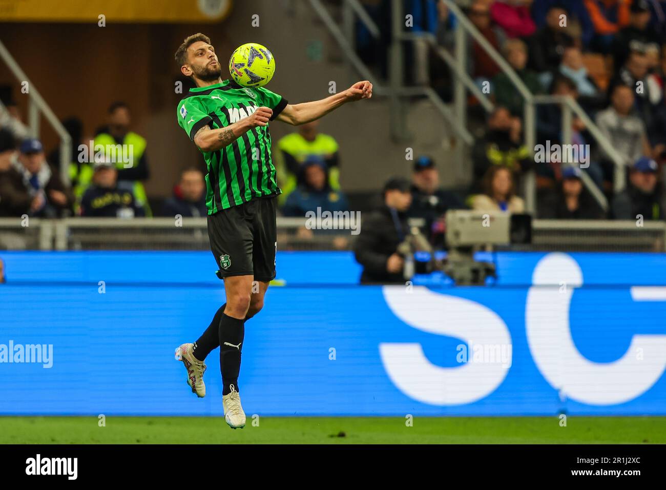 Mailand, Italien. 13. Mai 2023. Domenico Berardi von US Sassuolo im Giuseppe Meazza Stadium während des Fußballspiels der Serie A 2022/23 zwischen dem FC Internazionale und US Sassuolo. Endergebnis: Inter 4:2 Sassuolo. Kredit: SOPA Images Limited/Alamy Live News Stockfoto