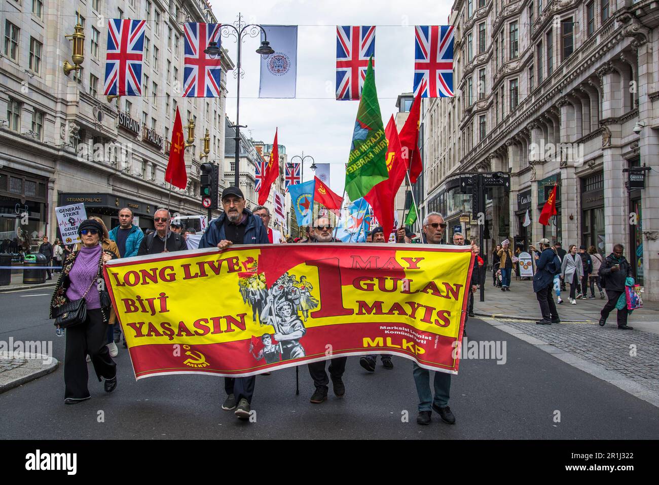 Banner der Kommunistischen Partei Marxist-Leninismus (Türkei), Mai-Tag Internationale Rallye zum Arbeitertag, London, England, Vereinigtes Königreich, 01/05/2023 Stockfoto