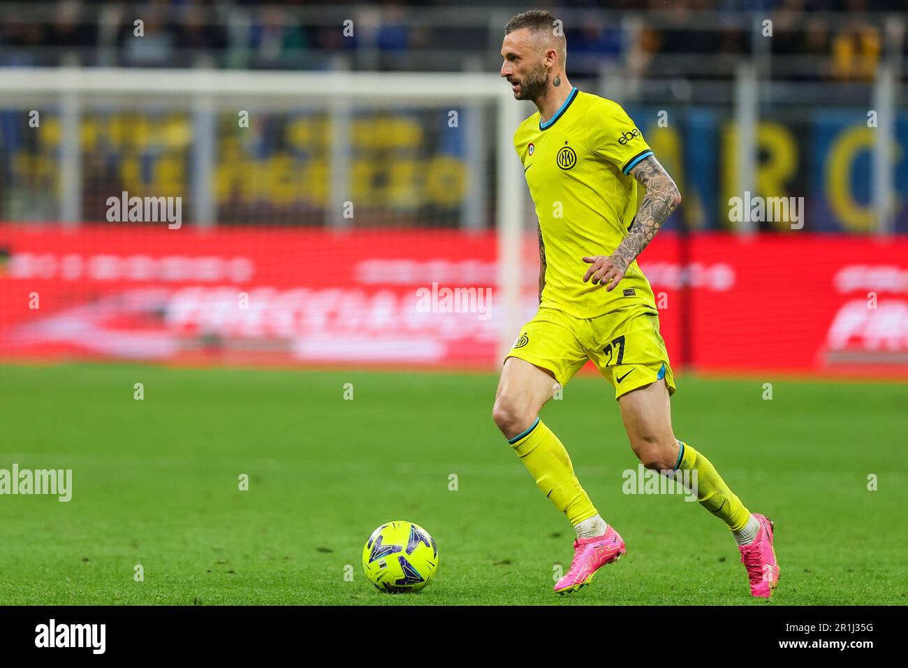 Mailand, Italien. 13. Mai 2023. Marcelo Brozovic vom FC Internazionale im Giuseppe Meazza Stadium während des Fußballspiels der Serie A 2022/23 zwischen dem FC Internazionale und US Sassuolo in Aktion. Endergebnis: Inter 4:2 Sassuolo. Kredit: SOPA Images Limited/Alamy Live News Stockfoto