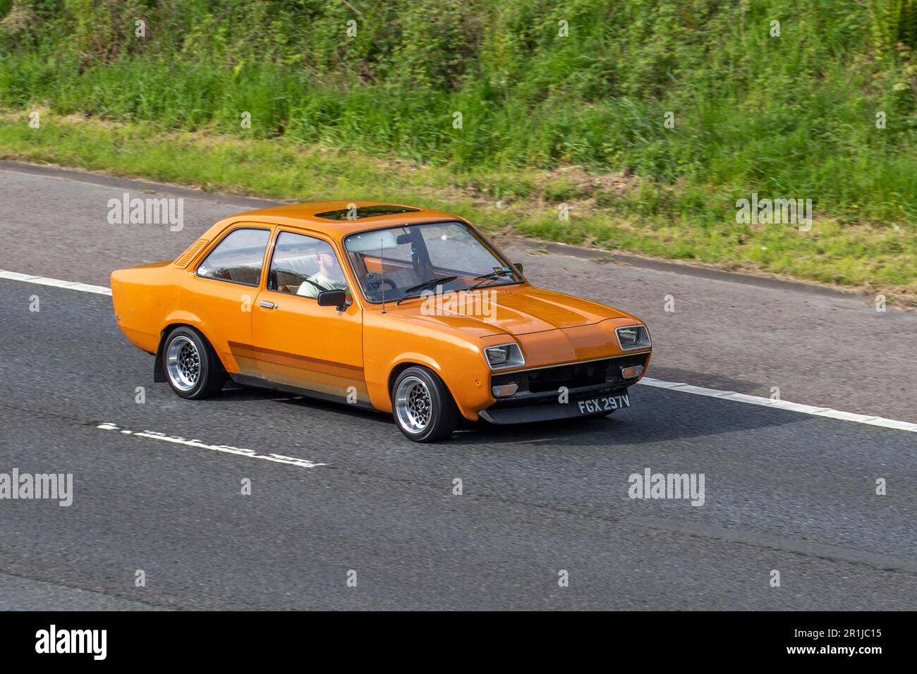 1979 70s Siebzigerjahre Brown VAUXHALL CHEVETTE L 3-türige Heckklappe, Heckantrieb, 4-Gang-Handschaltgetriebe, das auf der Autobahn M61 fährt, Großbritannien Stockfoto