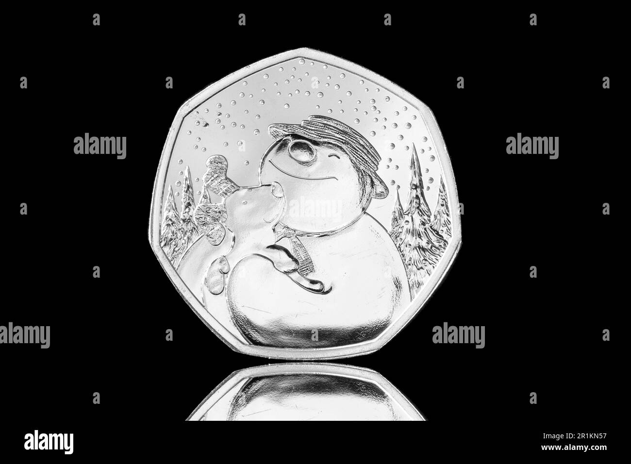 The Snowman & The Snowdog wurden auf einer 2022 50-Pence-Münze zum Gedenken an 10 Jahre der Veröffentlichung des Films vorgestellt Stockfoto