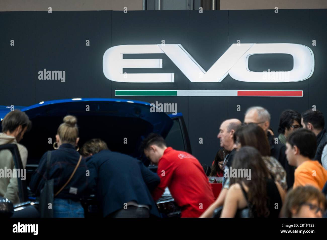 Barcelona, Spanien. 14. Mai 2023. Das EVO-Logo ist auf der Automobile Barcelona Show zu sehen. Die Automobile Barcelona 2023 öffnet ihre Türen vom 13. Bis 21. Mai auf dem Montjüic Messegelände. 23-Automarken werden ihre Neuerungen vorstellen und dabei das Elektroauto als Protagonist hervorheben. (Foto: Paco Freire/SOPA Images/Sipa USA) Guthaben: SIPA USA/Alamy Live News Stockfoto