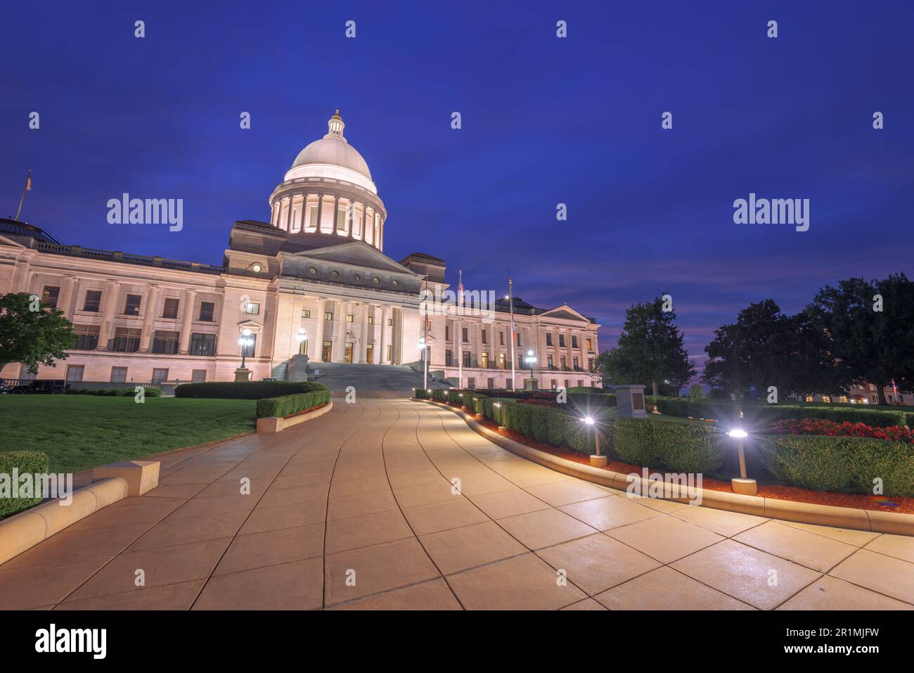 Little Rock, Arkansas, USA, bei Nacht im State Capitol. Stockfoto