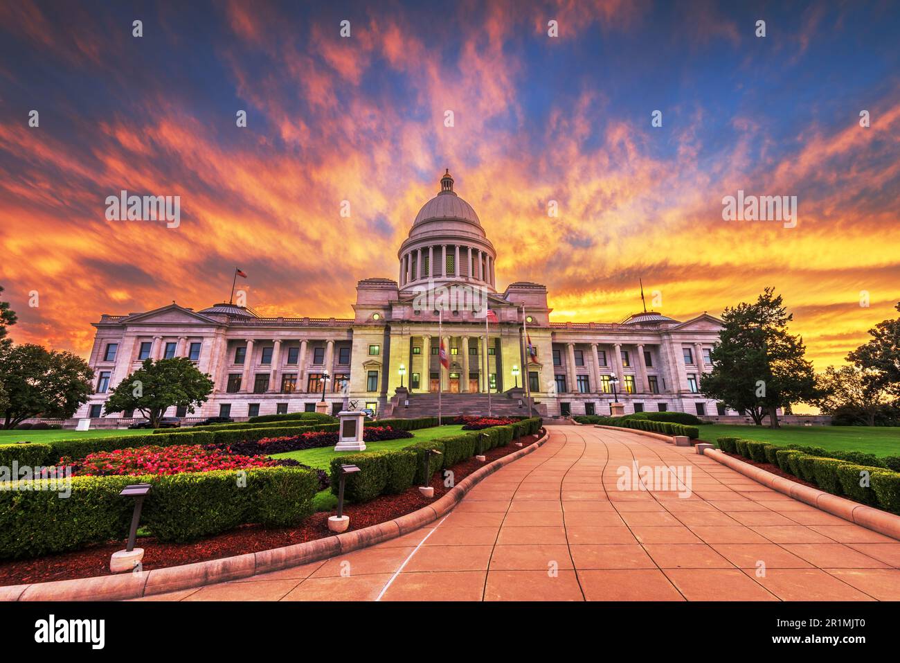 Little Rock, Arkansas, USA, aus dem Kapitol des Bundesstaates in der Abenddämmerung. Stockfoto
