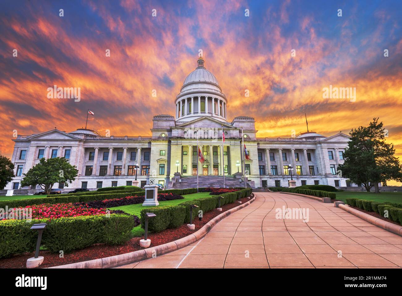 Little Rock, Arkansas, USA, aus dem Kapitol des Bundesstaates in der Abenddämmerung. Stockfoto