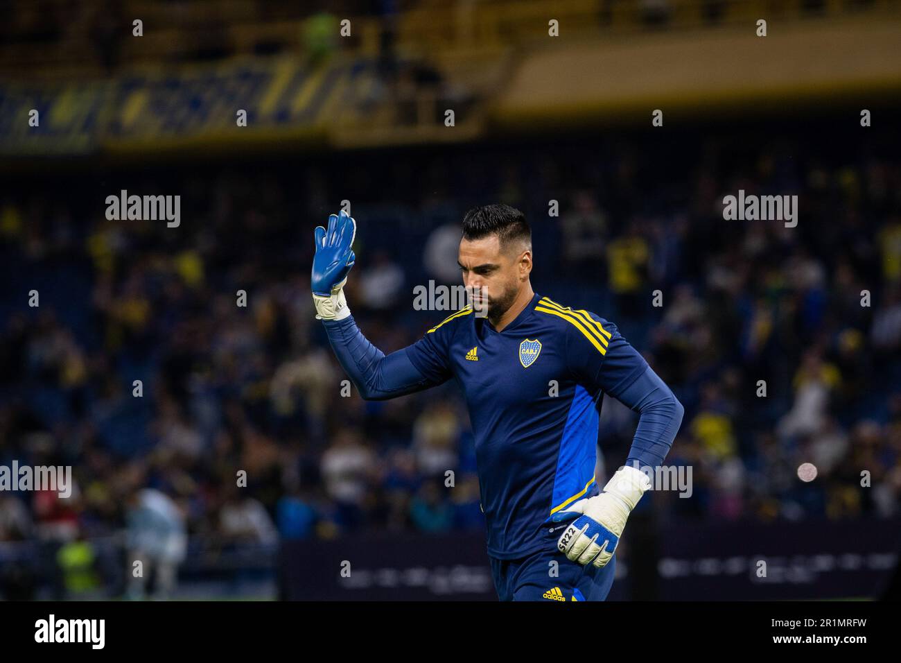 Buenos Aires, Argentinien. 14. Mai 2023. Sergio Romero von Boca Juniors begrüßt die Fans während eines 2023-Spiels der Liga Profesional zwischen Boca Juniors und Belgrano im Estadio Alberto J. Armando. Endstand: Boca Juniors 2:0 Belgrano Credit: SOPA Images Limited/Alamy Live News Stockfoto