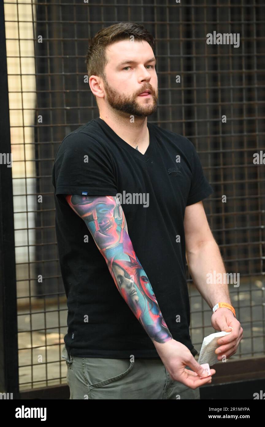London, Großbritannien. 14. Mai 2023. Tattoo-Wettbewerb: Die Jury, die London Great British Tattoo Show 2023. Großartige Menschenmassen, tolle Atmosphäre und großartige Tätowierer kommen aus aller Welt und köstliche Speisen und Getränke im Alexandra Palace, London, Großbritannien, Credit: Siehe Li/Picture Capital/Alamy Live News Stockfoto