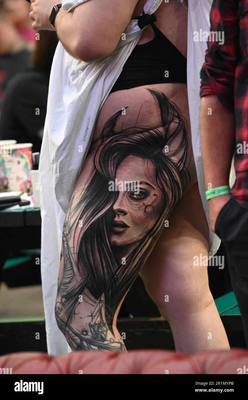 London, Großbritannien. 14. Mai 2023. Tattoo-Wettbewerb: Die Jury, die London Great British Tattoo Show 2023. Großartige Menschenmassen, tolle Atmosphäre und großartige Tätowierer kommen aus aller Welt und köstliche Speisen und Getränke im Alexandra Palace, London, Großbritannien, Credit: Siehe Li/Picture Capital/Alamy Live News Stockfoto