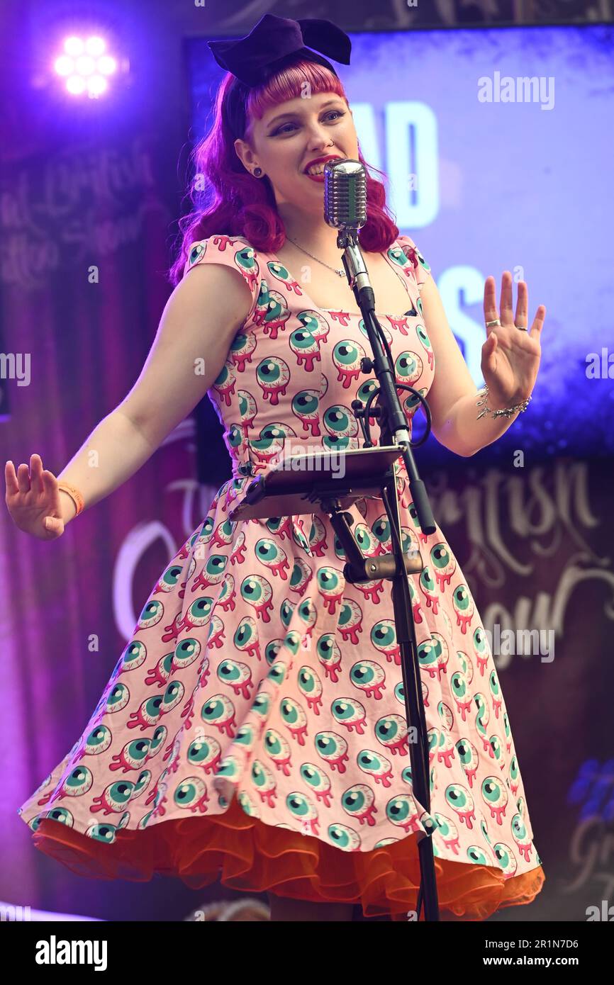 London, Großbritannien. 14. Mai 2023. Dead Dolls führt die London Great British Tattoo Show 2023 auf. Große Menschenmassen, tolle Atmosphäre und großartige Tätowierer kommen aus aller Welt und köstliche Speisen und Getränke im Alexandra Palace, London, Großbritannien, Credit: Siehe Li/Picture Capital/Alamy Live News Stockfoto