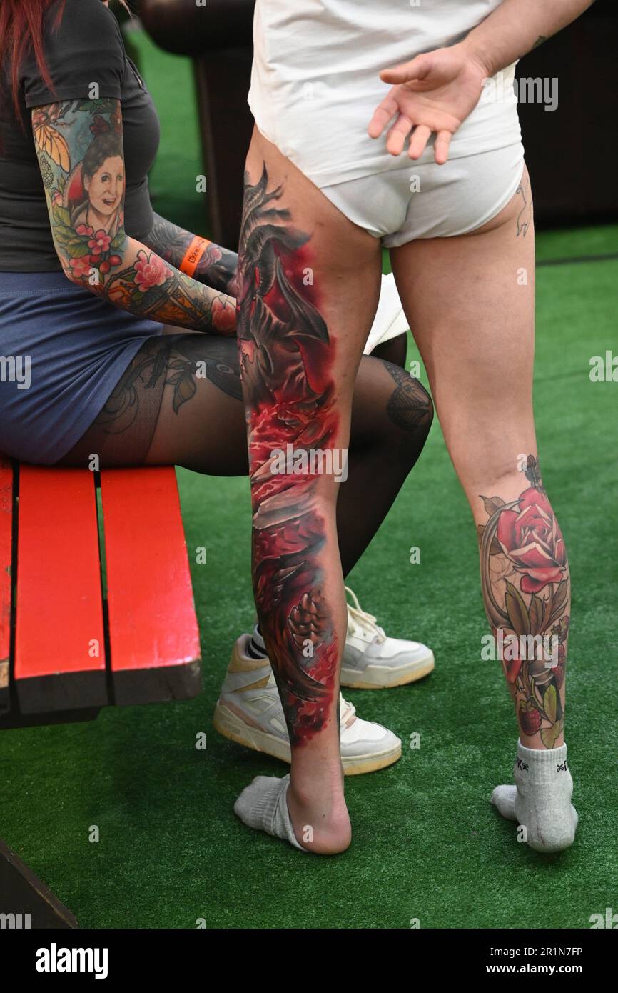 London, Großbritannien. 14. Mai 2023. Die London Great British Tattoo Show 2023. Große Menschenmassen, tolle Atmosphäre und großartige Tätowierer kommen aus aller Welt und köstliche Speisen und Getränke im Alexandra Palace, London, Großbritannien, Credit: Siehe Li/Picture Capital/Alamy Live News Stockfoto