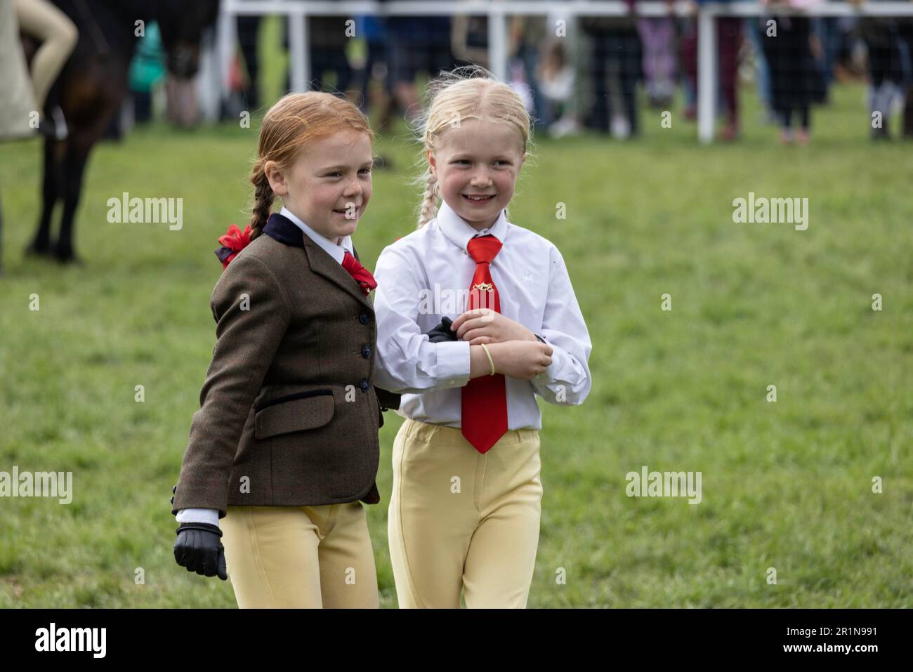 FOTO: JEFF GILBERT 13. Mai 2023. Junge Reiter nehmen an der samstags stattfindenden Windsor Horse Show Teil, die auf dem Windsor Race Course in Berkshire stattfindet, Stockfoto