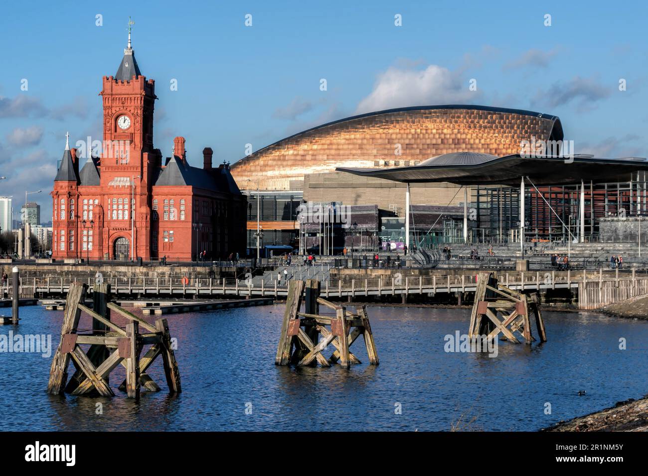 Pierhead und Millenium Center Gebäude Cardiff Bay Stockfoto