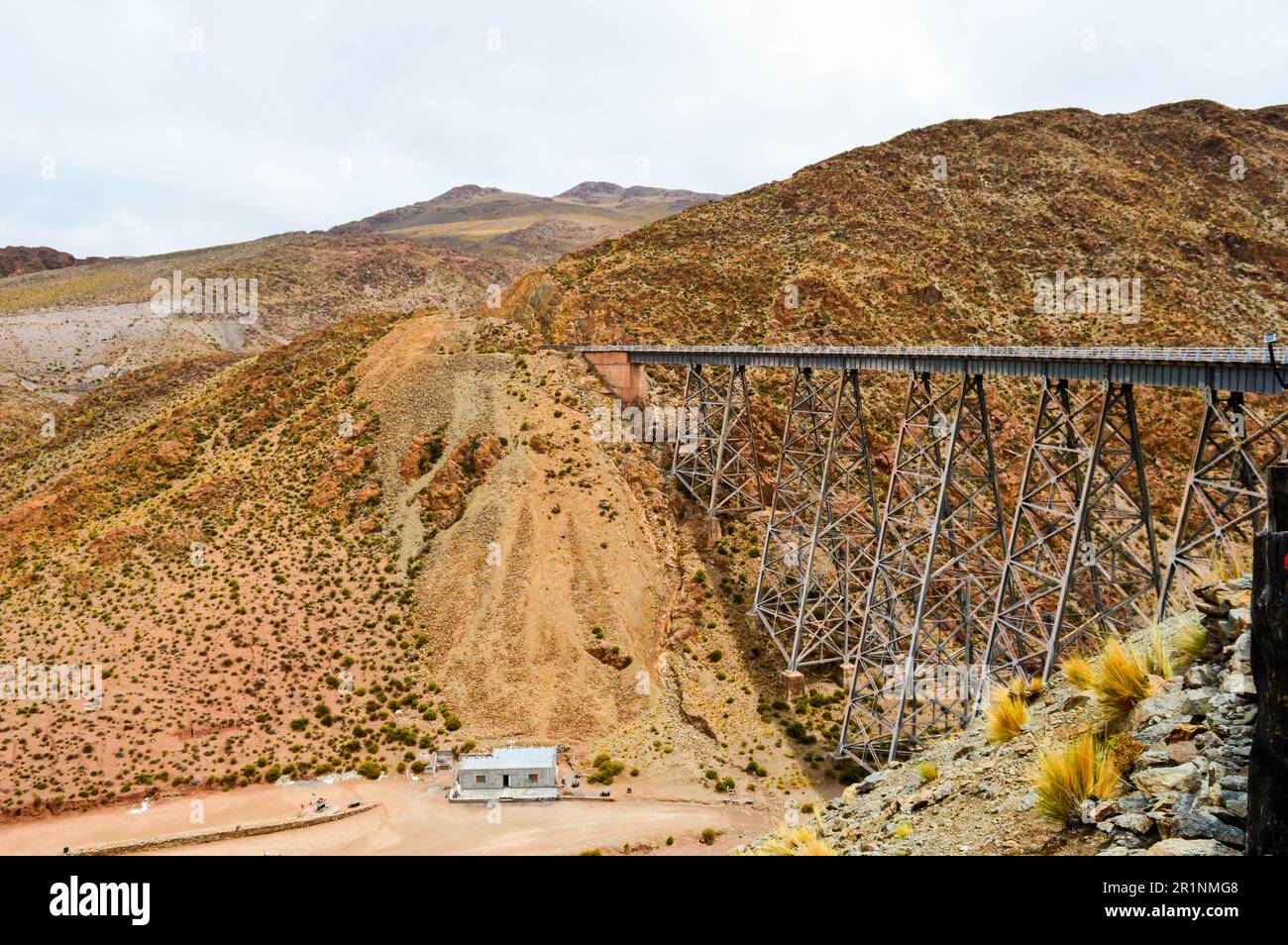 Landschaft vom „Train to the Clouds“ in Salta, Argentinien. Stockfoto