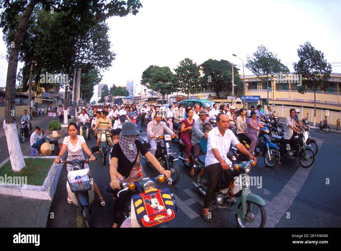 Rauschenden Mopeds Bewegung überall Ho Chi Minh Stadt Saigon Vietnam Stockfoto