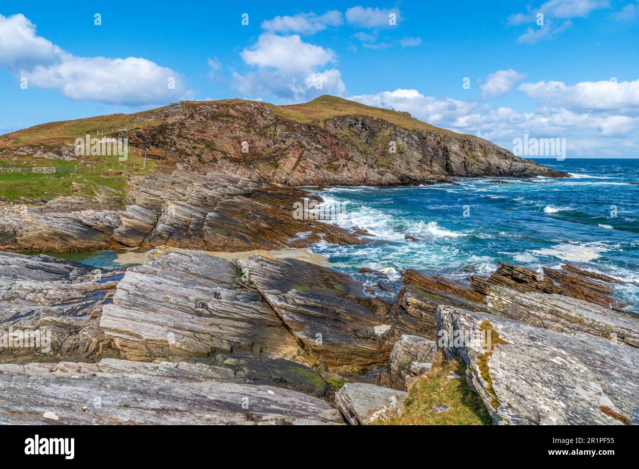 Felsformationen in Portvasgo Bay, Portvasgo, Melness, Sutherland Stockfoto