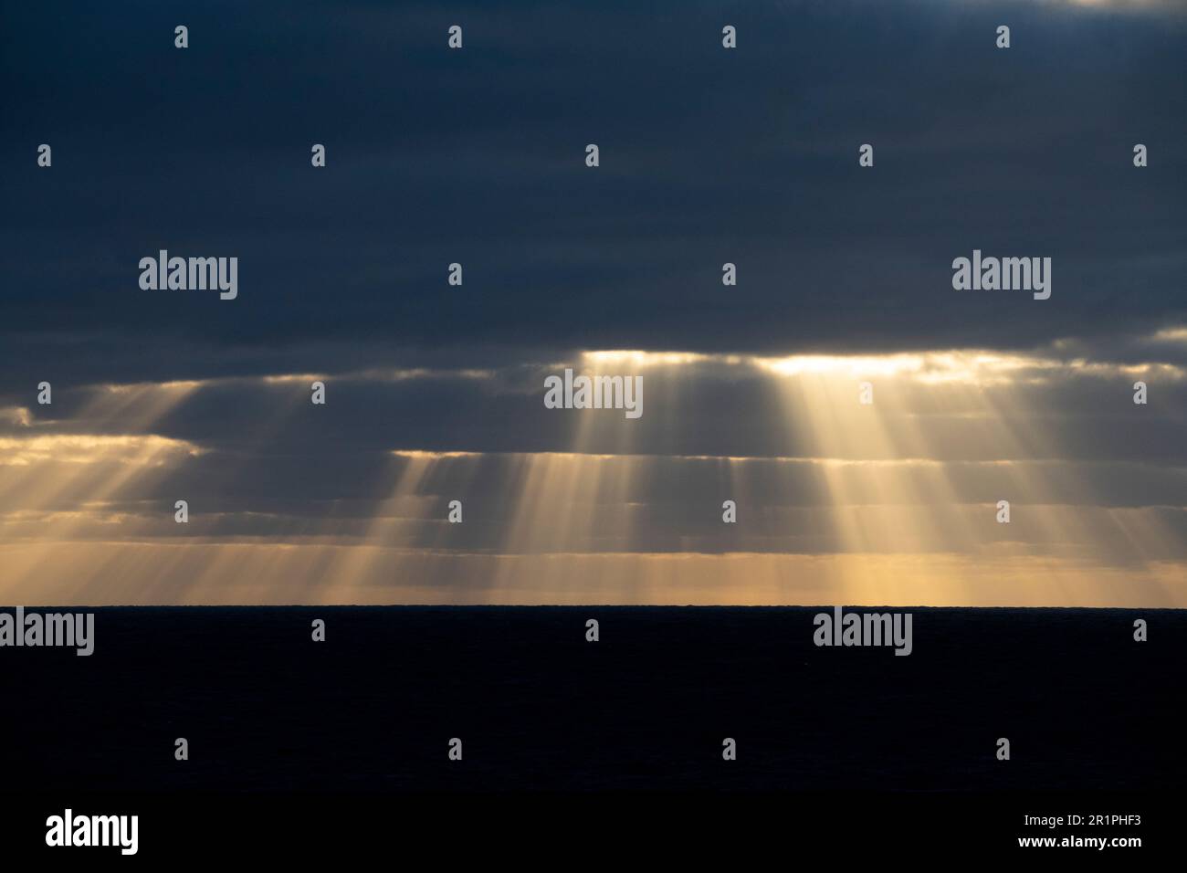 Chile, Juan Fernandez Archipel, Alexander Selkirk Insel. Sonnenaufgang über dem Pazifik. Stockfoto