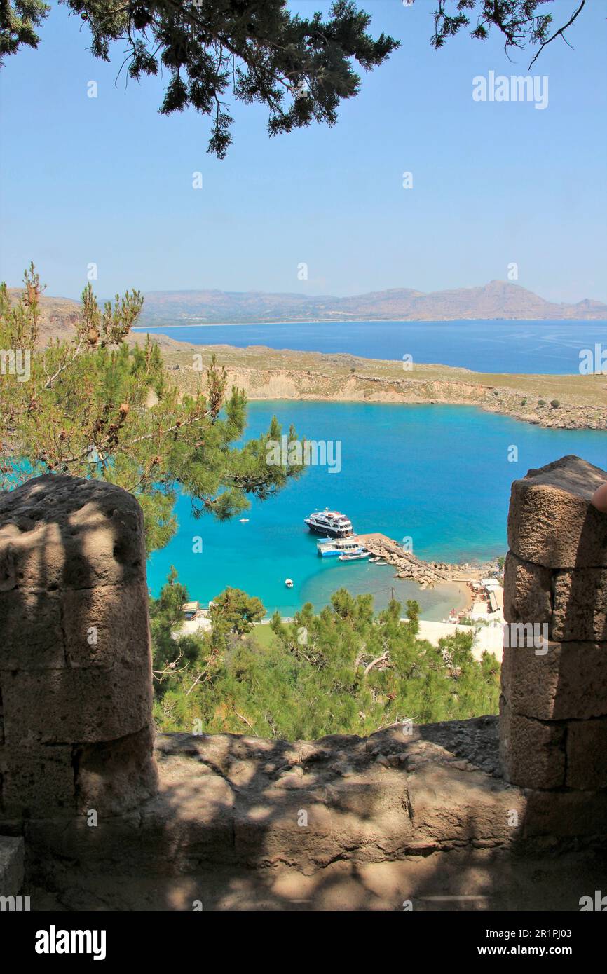 Blick von St. John's Castle Hill, St. John's Castle, Kreuzritter Festung, Hafen, Bucht, Lindos, Rhodos-Insel, Griechenland, Europa Stockfoto