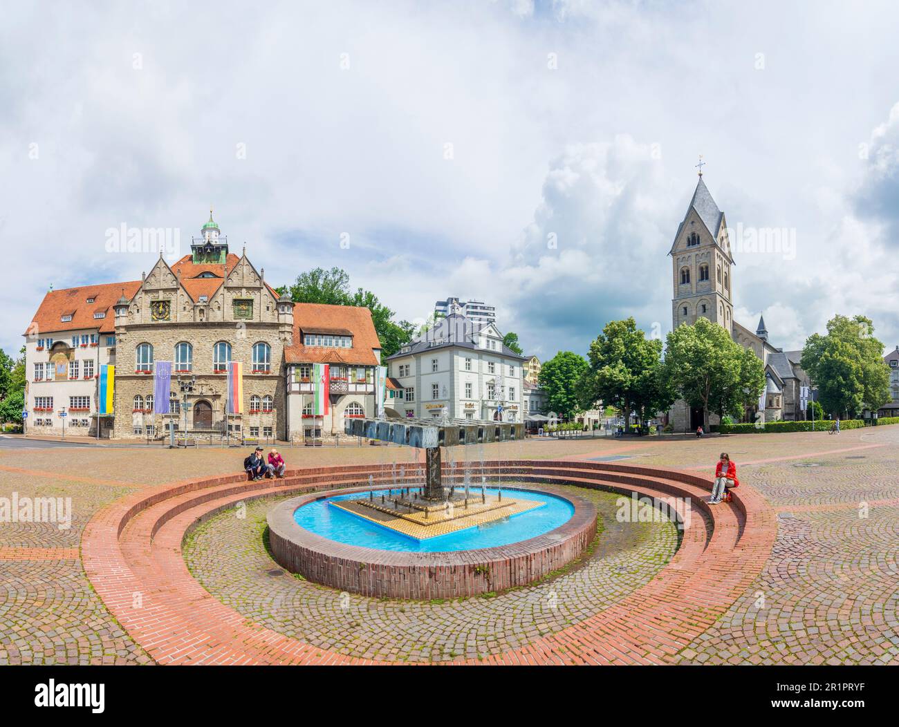 Bergisch Gladbach, Platz Konrad-Adenauer-Platz, Rathaus, Brunnen im Bergischen Land, Nordrhein-Westfalen, Deutschland Stockfoto