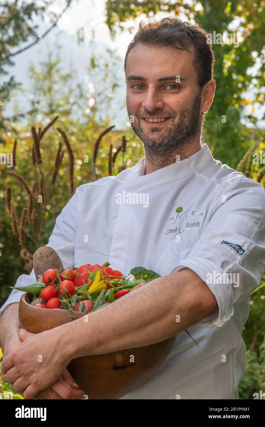 Italien, Trentino Südtirol, Südtirol, vegane Küche mit tierproduktfreien Zutaten, Vinschgau, Naturns, Vegan Hotel 'La VIMEA', Chefkoch Luca Sordi Stockfoto
