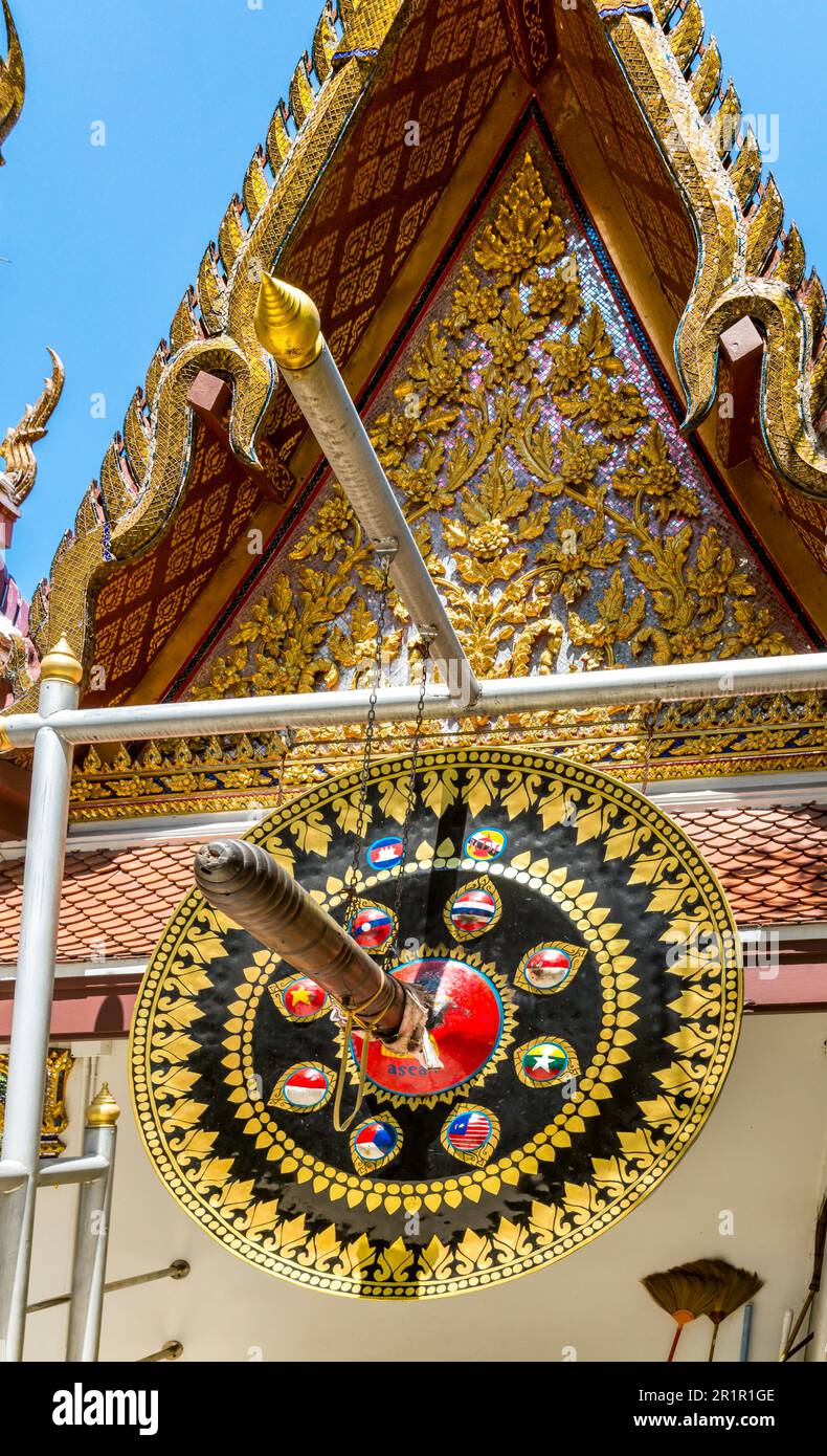 Gebete gong, Wat Saket, Tempel des Goldenen Berges, Wat Saket Ratcha Wora Maha Wihan, Bangkok, Thailand, Asien Stockfoto