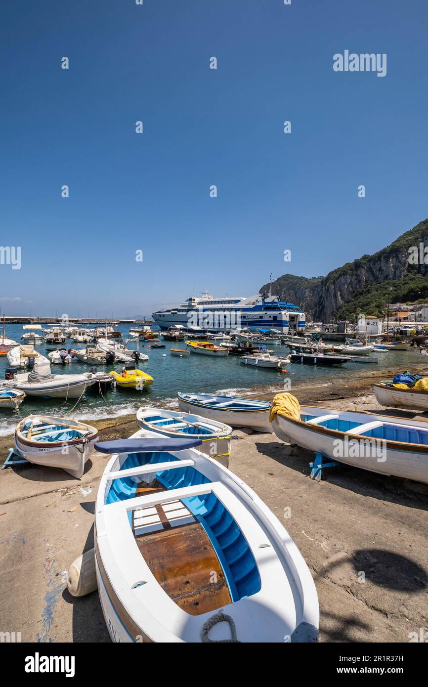 Blick auf den Hafen von Capri, Marina Grande, Capri Island, Golf von Neapel, Kampanien, Italien, Europa Stockfoto