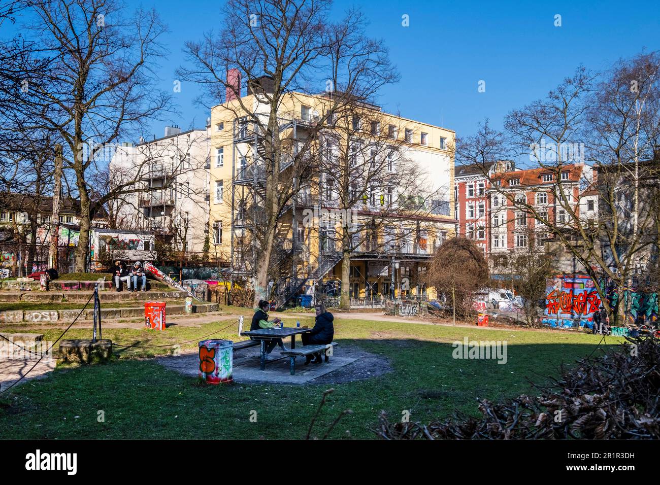 Parken Sie in der Rote Flora im Schanzenviertel von St. Pauli, Hamburg, Norddeutschland, Deutschland, Europa Stockfoto
