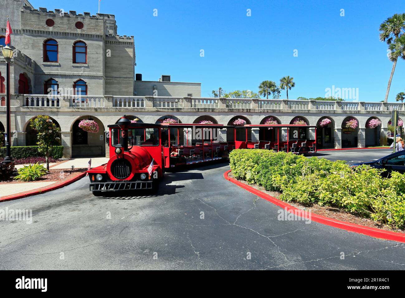 Trolley-Tour durch die Altstadt, St. Augustine, Florida, USA, Tour, Touren, Hop-on-Hop-off, Trolley, Trolleys, Altstadt, Stadt, Bus, st. Auguatin, St. augustin Stockfoto