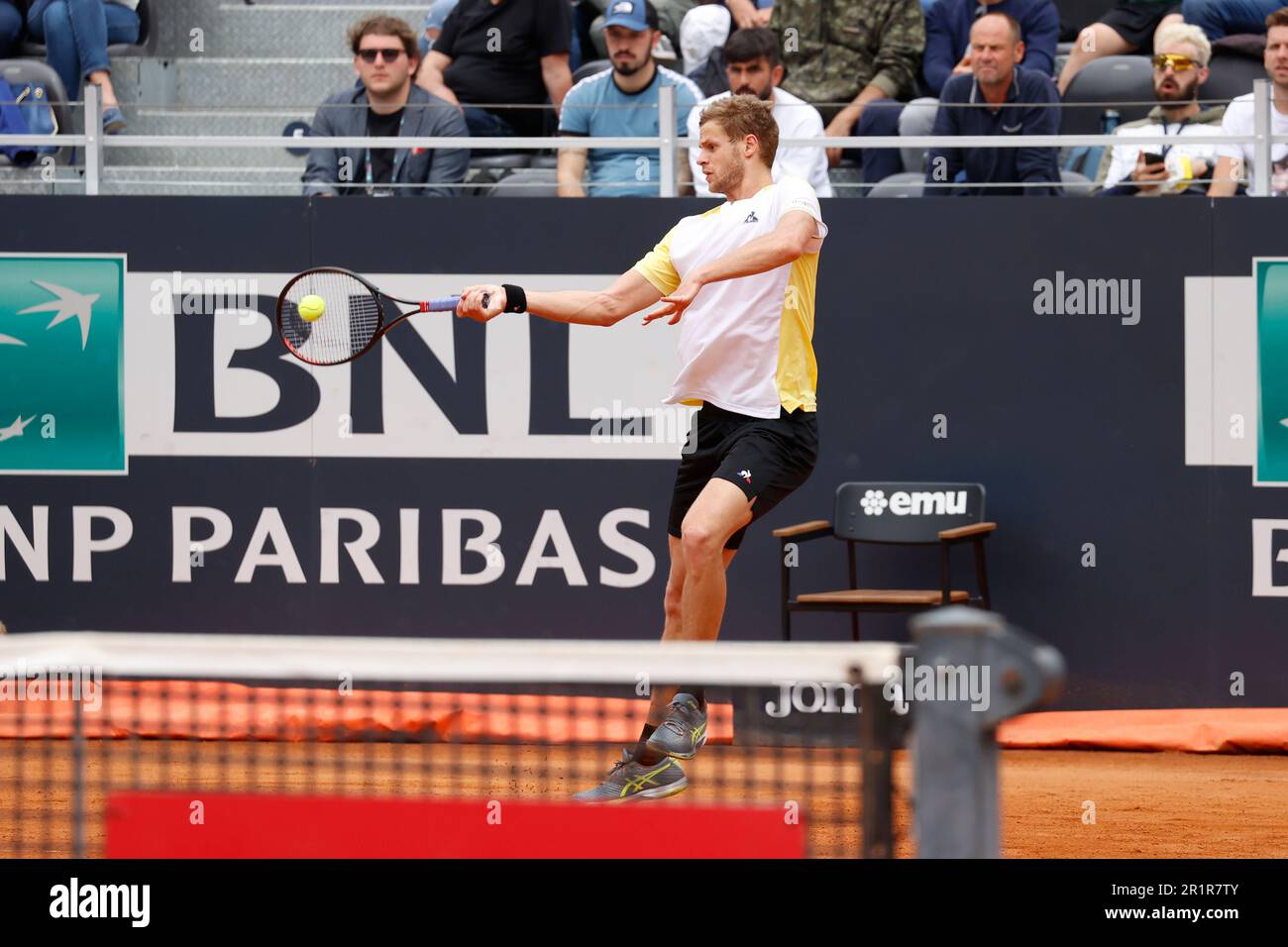 Rom, Italien. 15. Mai 2023; Foro Italico, Rom, Italien: ATP 1000 Masters Rome, Tag 8; Yarrick Hanfmann (GER) kehrt zurück nach Marco Cecchinato (ITA) Credit: Action Plus Sports Images/Alamy Live News Stockfoto