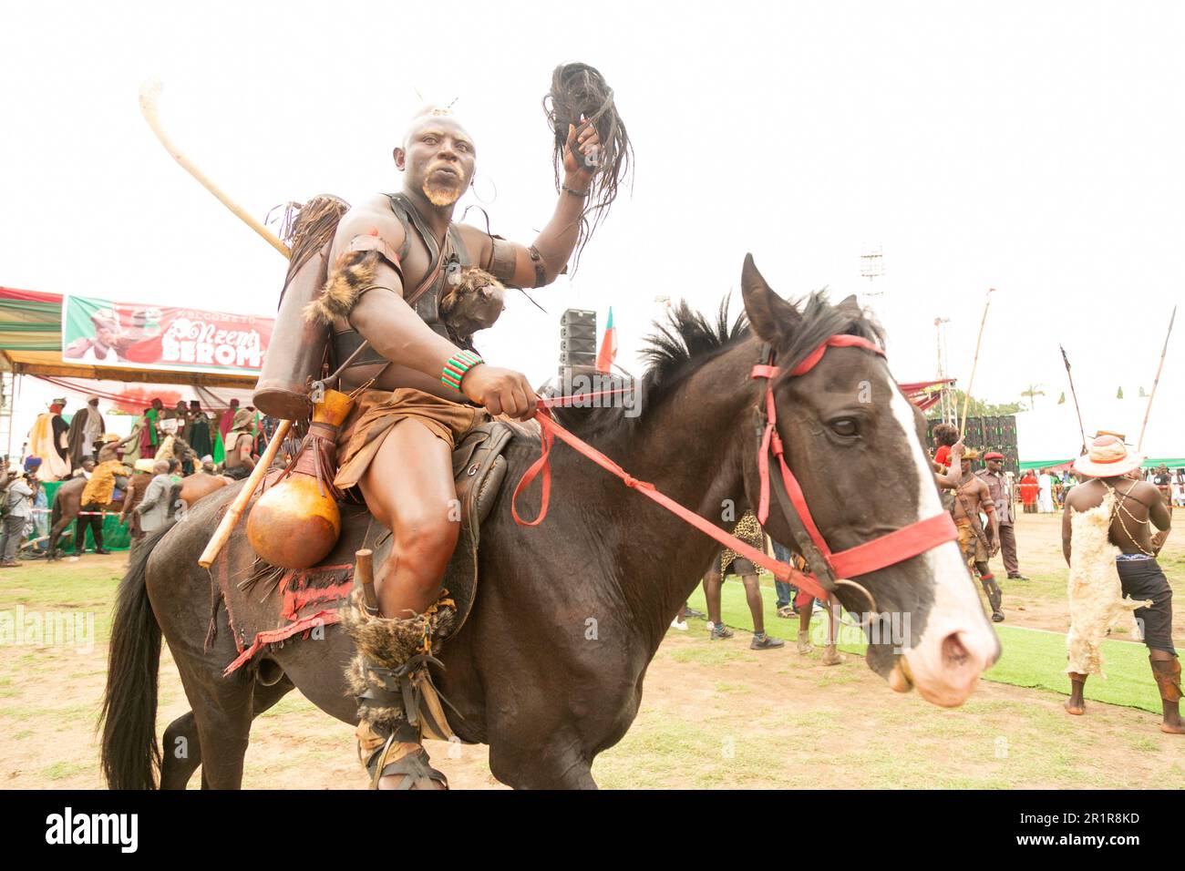 Jos, Nigeria. 12. Mai 2023 Reitpferd der Berom-Krieger auf dem Festivalgelände, Rwang-Pam Township Stadium, Jos. Stockfoto